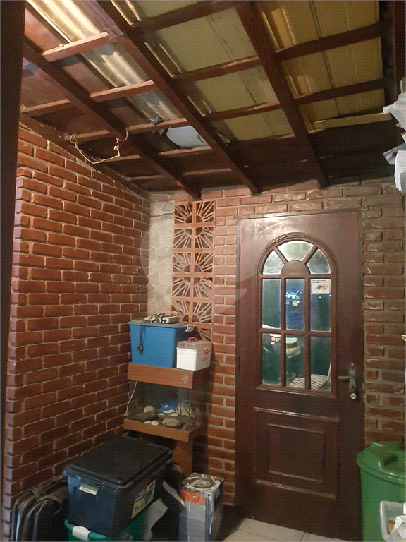 Vendo excelente sobrado de 4 lajes com 4 casas para residencia ou investimento
