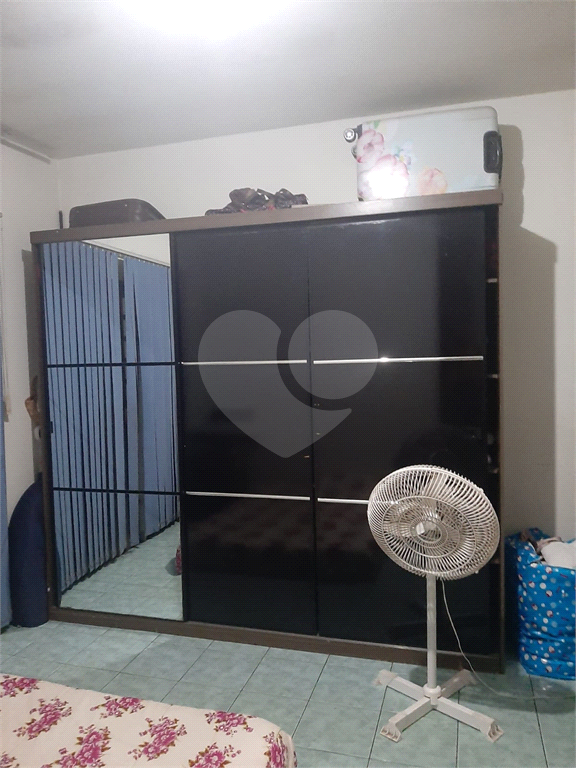 Vendo excelente sobrado de 4 lajes com 4 casas para residencia ou investimento