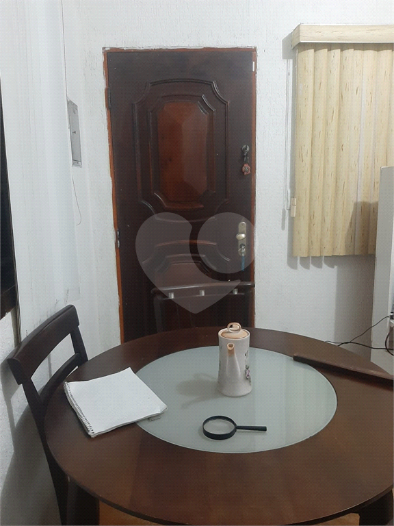 Vendo excelente sobrado de 4 lajes com 4 casas para residencia ou investimento