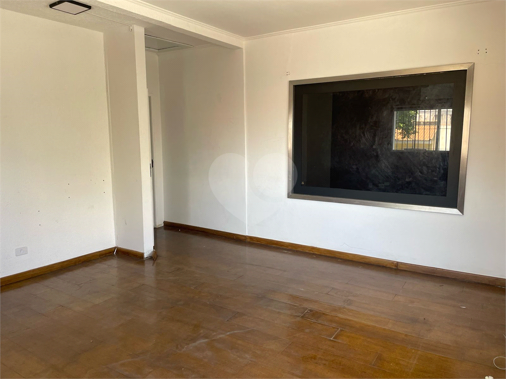 Galpão comercial V. Guilherme (1.805 m² área útil e 22,6 metros testada por 100 metros fundo.