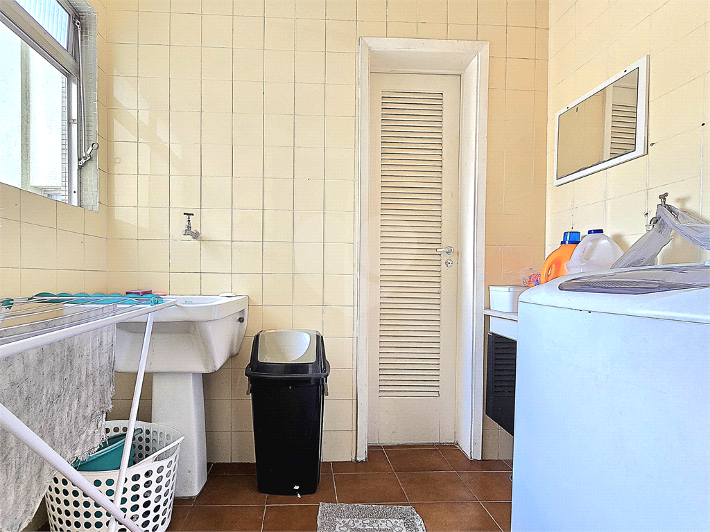 Apartamento para venda e locação com 2 dormitórios 1 vaga na Saúde.