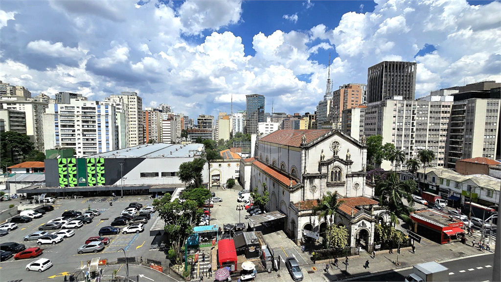 Sala comercial para venda e locação com 3 vagas na Bela Vista.