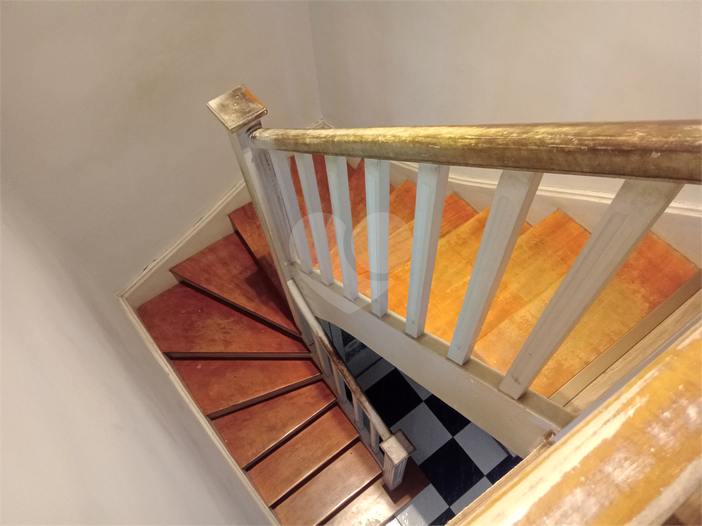 Vende-se casa ampla, totalmente reformada em Santa Terezinha