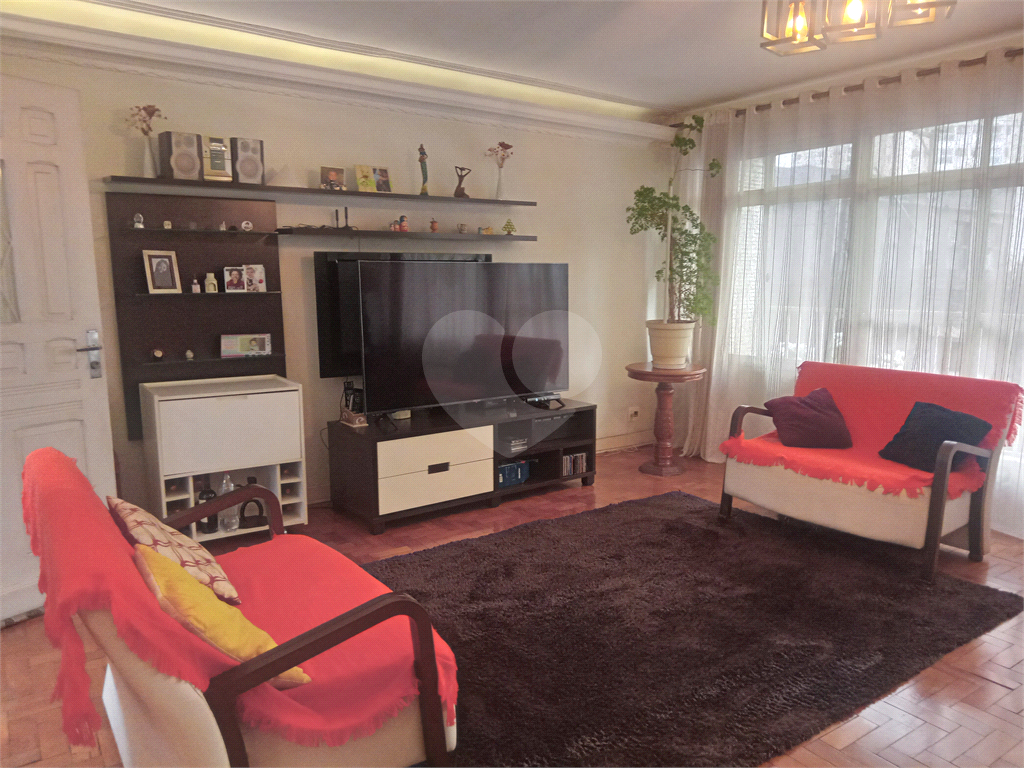 Vende-se casa ampla, totalmente reformada em Santa Terezinha