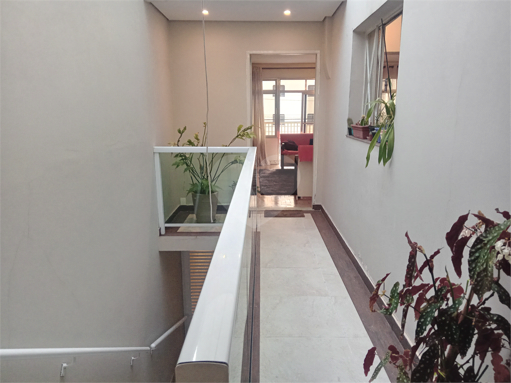 Vende-se casa ampla, totalmente reformada em Santa Terezinha
