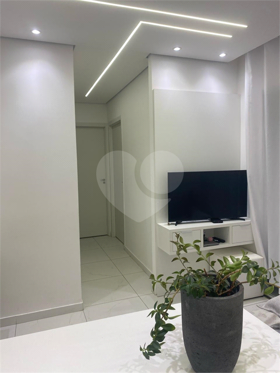 Apartamento à venda com 3 quartos, 60m² - Foto 2