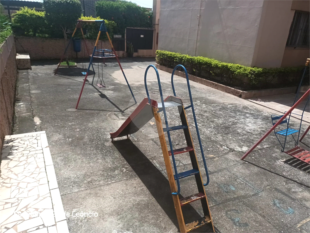 OTIMO APTO DE 2 DORM. E GARAGEM DETERMINADA