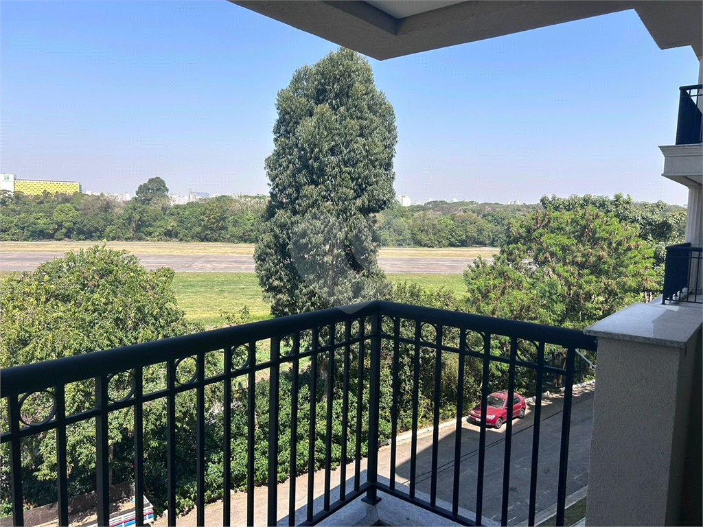 APARTAMENTO em SANTANA