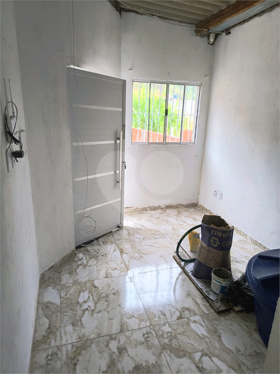 Casa à venda com 1 quarto, 370m² - Foto 4