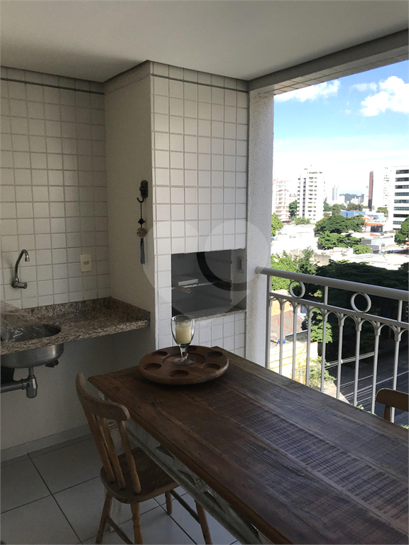 APARTAMENTO em MOEMA