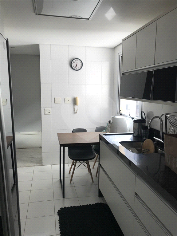 APARTAMENTO em MOEMA