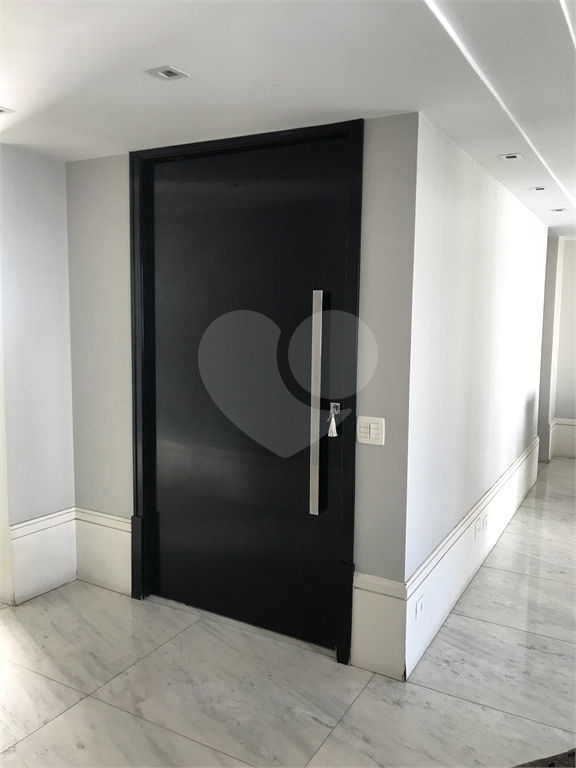 APARTAMENTO em MOEMA