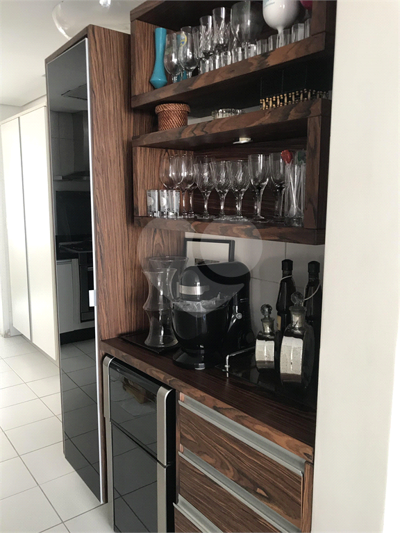 APARTAMENTO em MOEMA