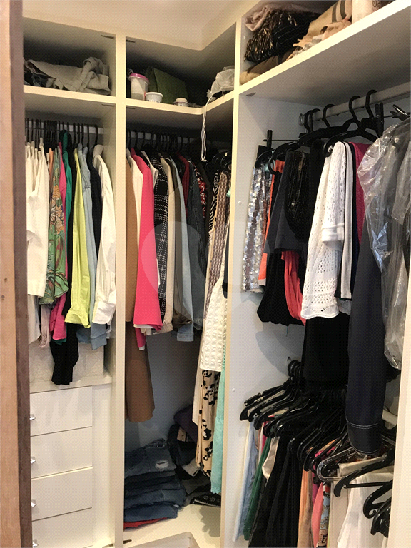 APARTAMENTO em MOEMA