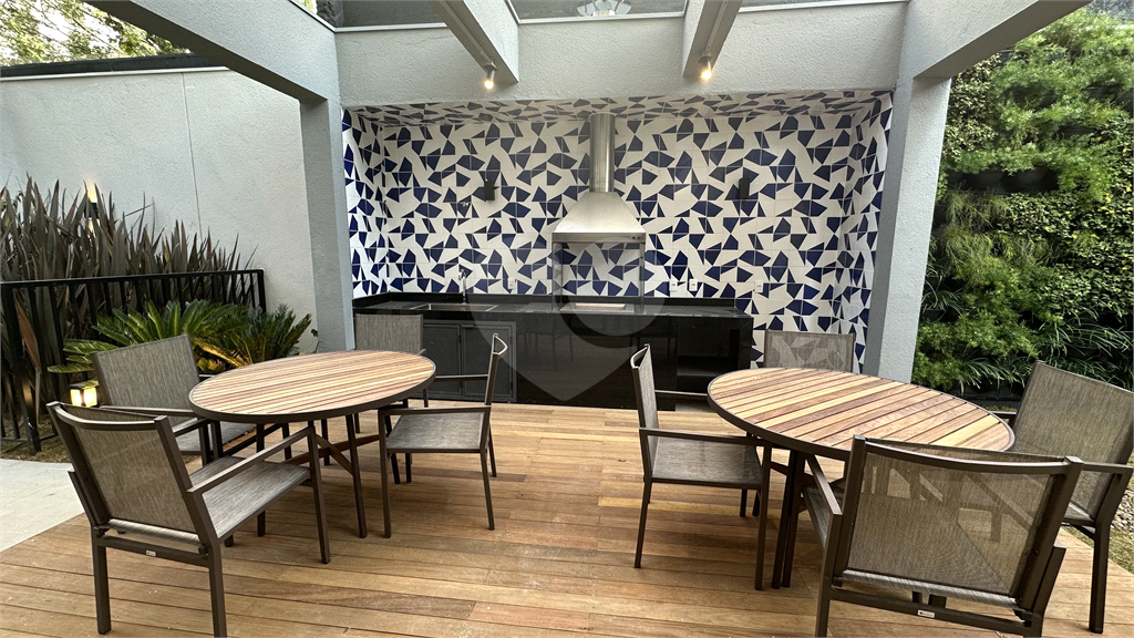 APARTAMENTO em CAMPO BELO