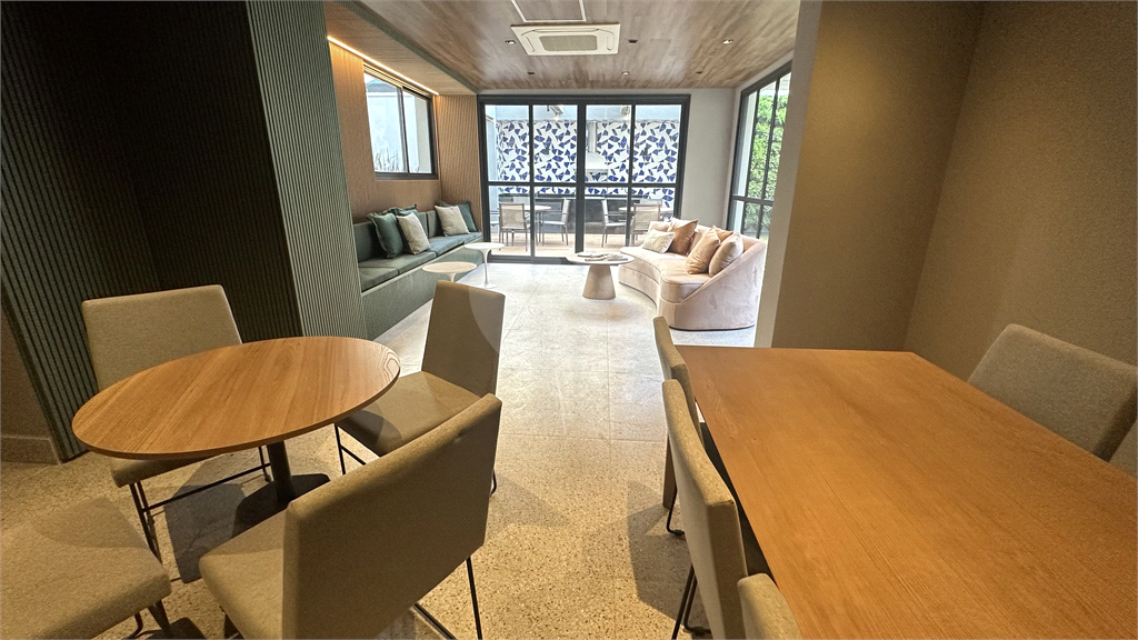 APARTAMENTO em CAMPO BELO
