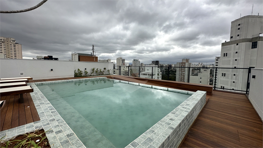 APARTAMENTO em CAMPO BELO