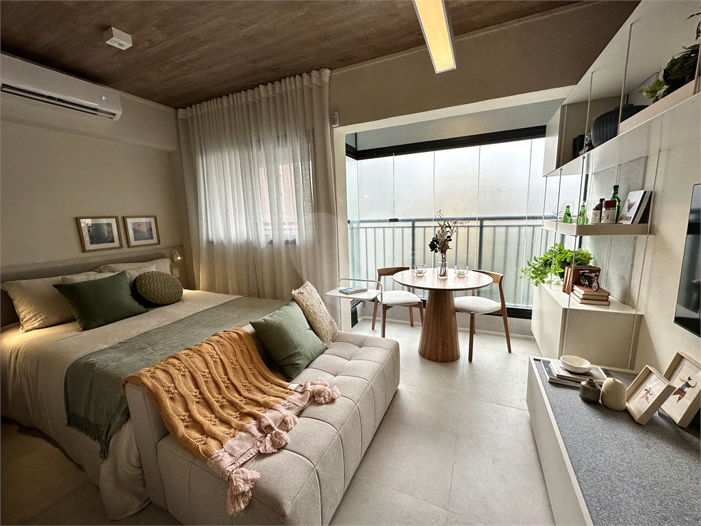 APARTAMENTO em CAMPO BELO