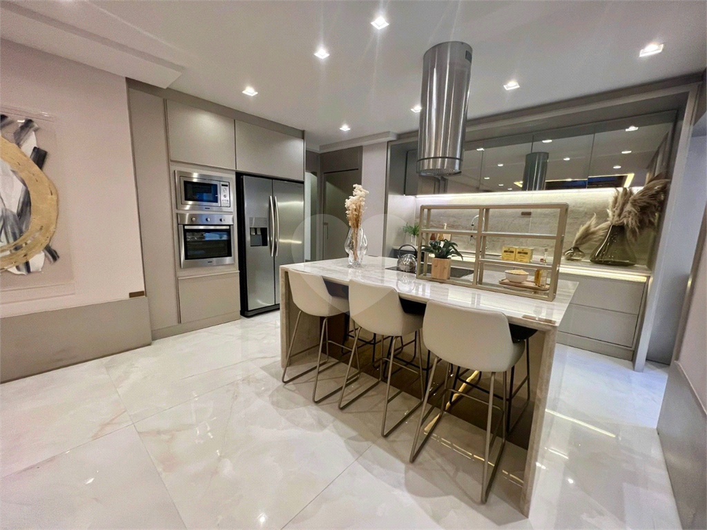  Apartamento de 166m² com 4 Dormitórios, sendo 3 Suítes, no Galleria Residence!