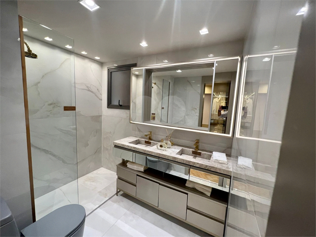  Apartamento de 166m² com 4 Dormitórios, sendo 3 Suítes, no Galleria Residence!