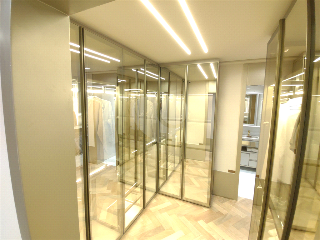  Apartamento de 166m² com 4 Dormitórios, sendo 3 Suítes, no Galleria Residence!