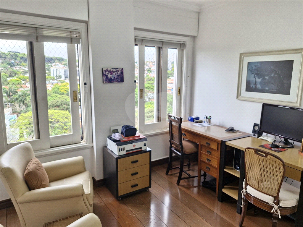 Apartamento com 300m² no Alto de Pinheiros