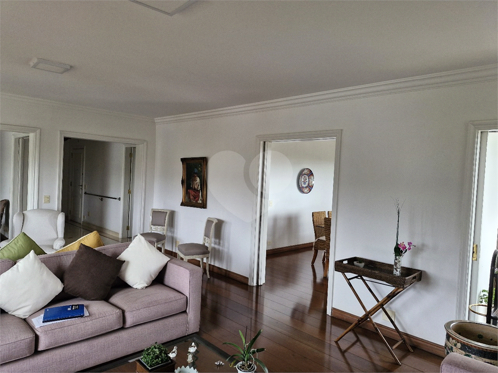 Apartamento com 300m² no Alto de Pinheiros