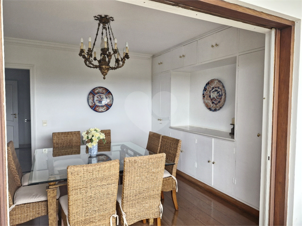Apartamento com 300m² no Alto de Pinheiros