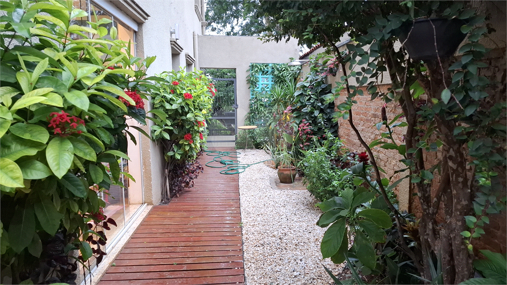 Sobrado à venda com 4 quartos, 301m² - Foto 35
