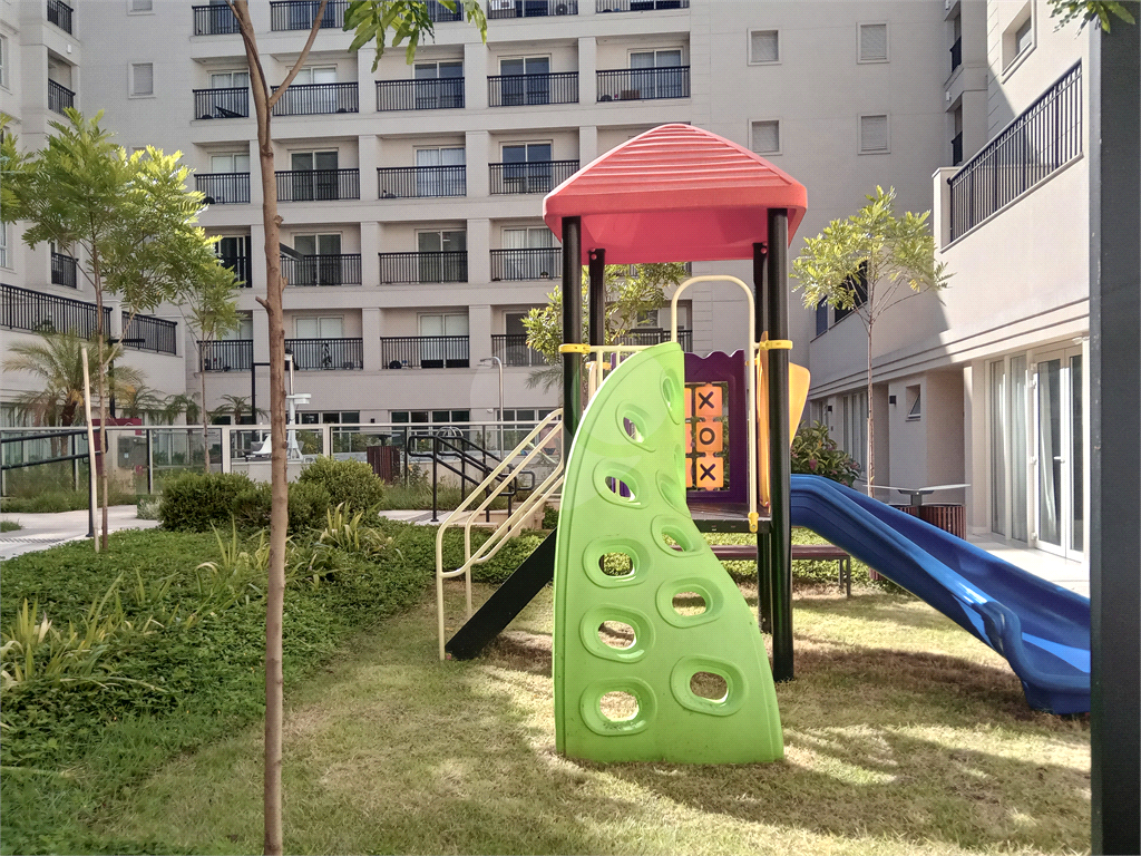 Lindo apartamento à venda no charmoso residencial Village de France
