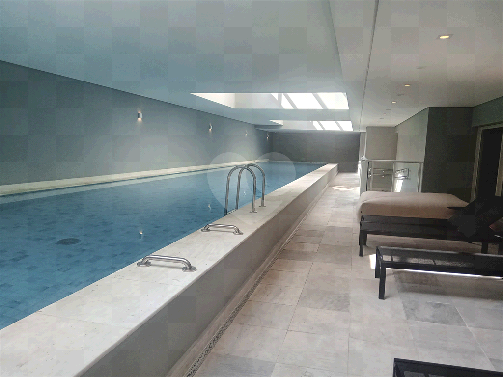 Lindo apartamento à venda no charmoso residencial Village de France