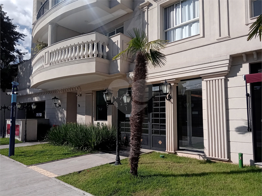Lindo apartamento à venda no charmoso residencial Village de France