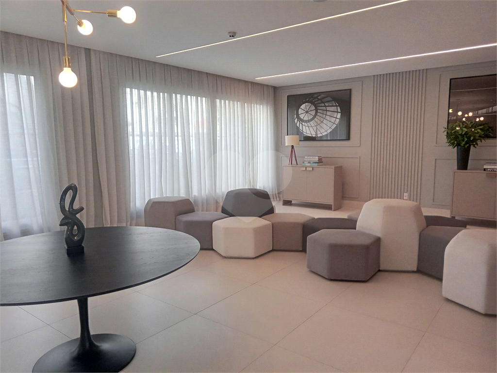 Lindo apartamento à venda no charmoso residencial Village de France