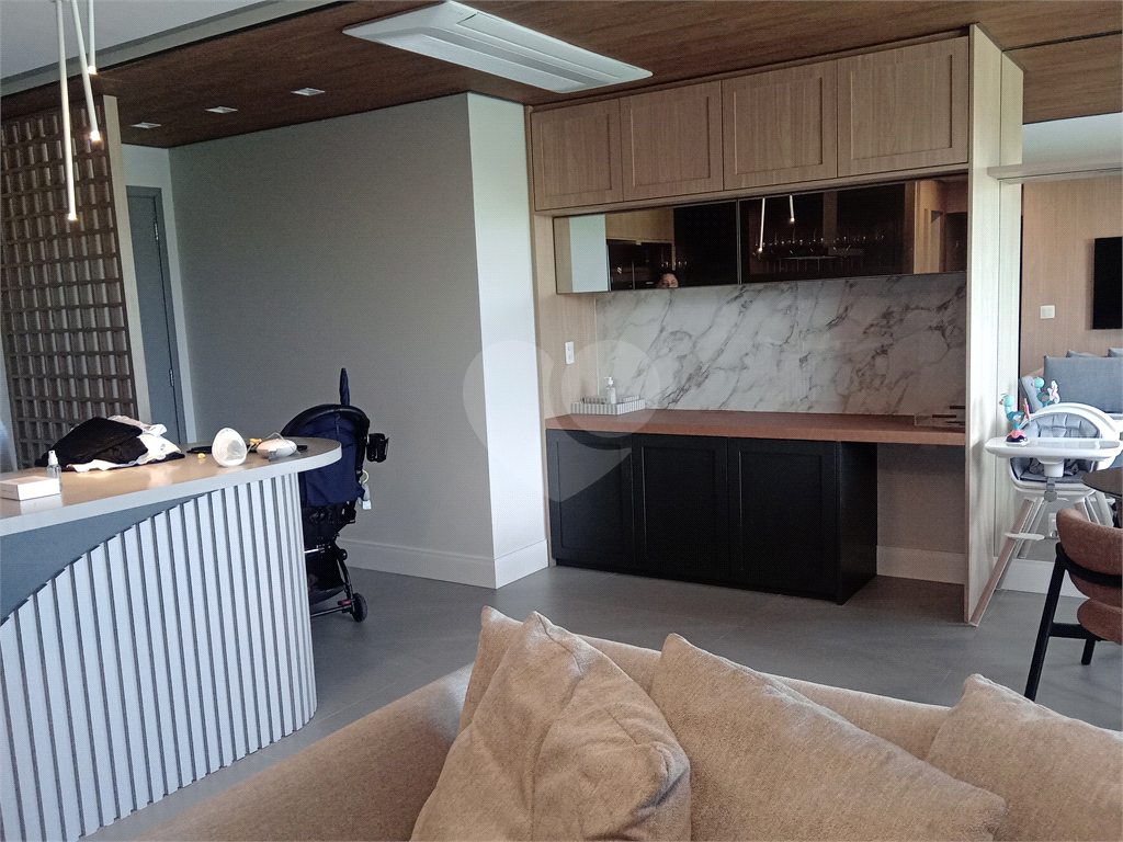Lindo apartamento à venda no charmoso residencial Village de France