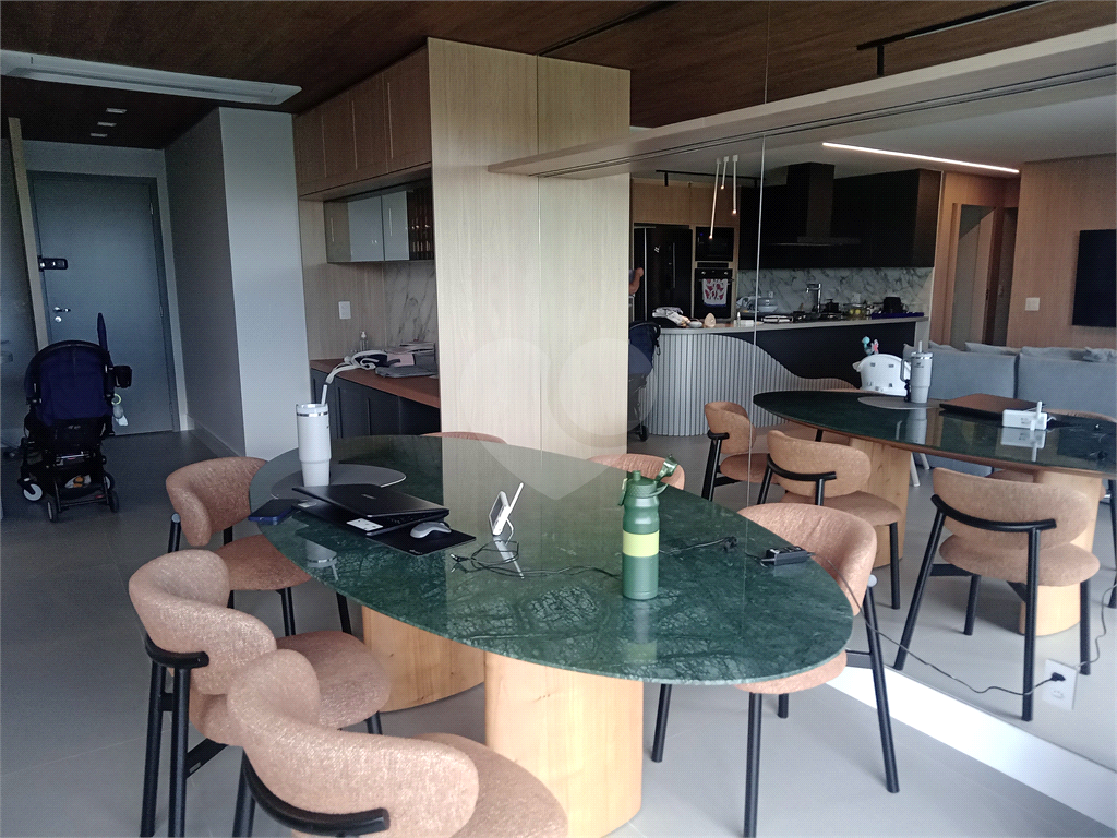 Lindo apartamento à venda no charmoso residencial Village de France