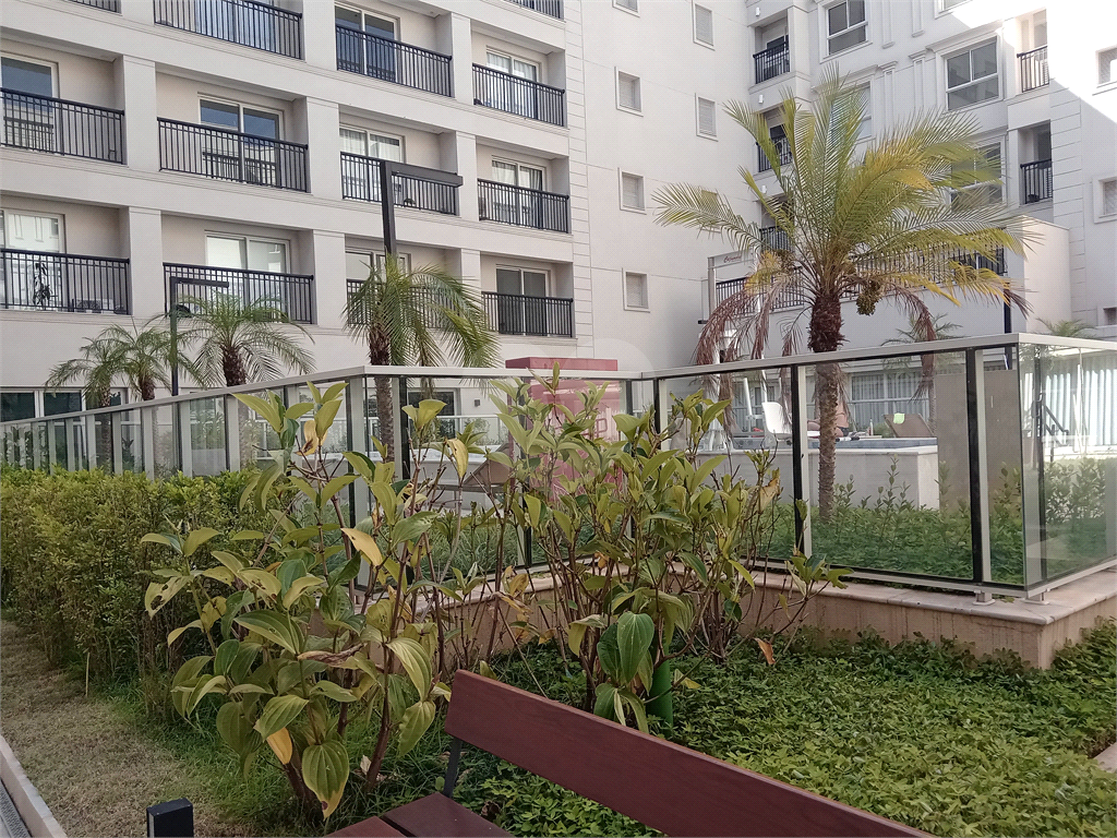 Lindo apartamento à venda no charmoso residencial Village de France