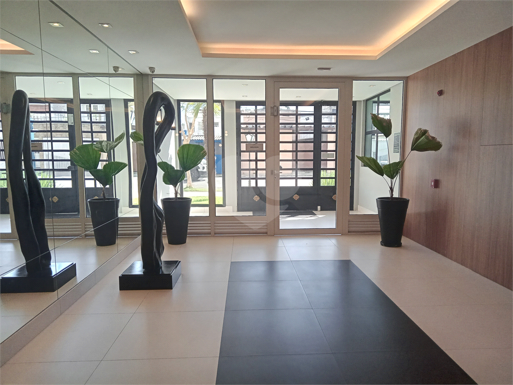 Lindo apartamento à venda no charmoso residencial Village de France