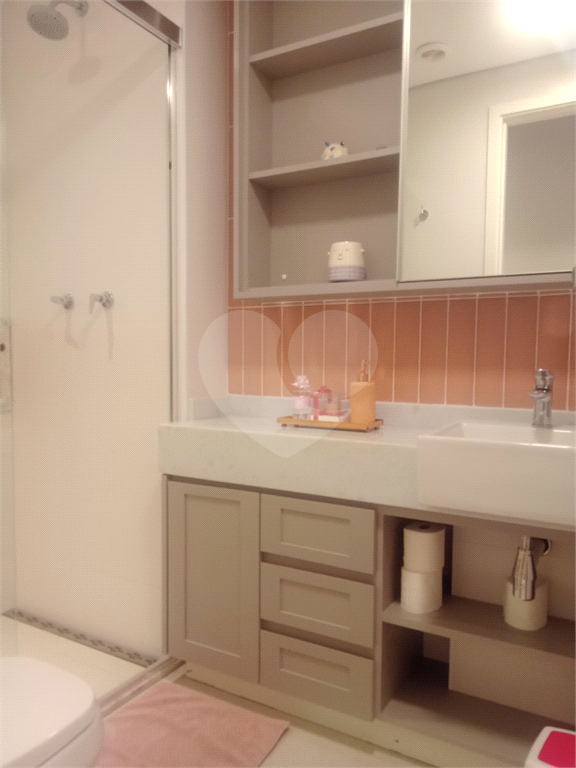 Lindo apartamento à venda no charmoso residencial Village de France