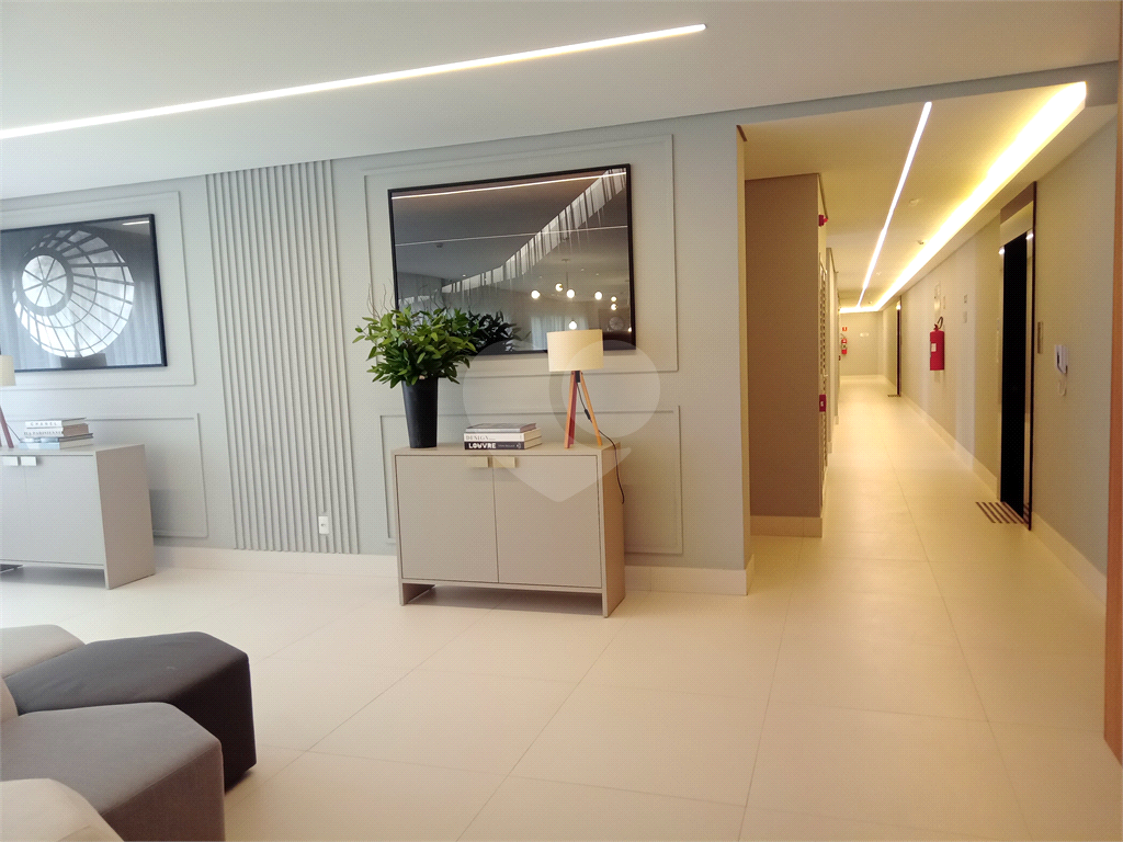 Lindo apartamento à venda no charmoso residencial Village de France