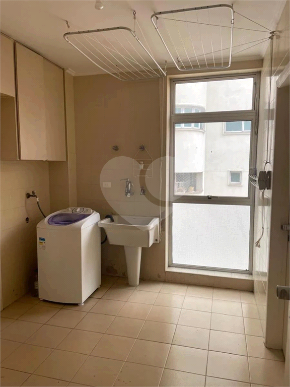 Apartamento exclusivo na parte plana dos Jardins - 3 dorms (1 suíte), 1 vaga - Andar alto