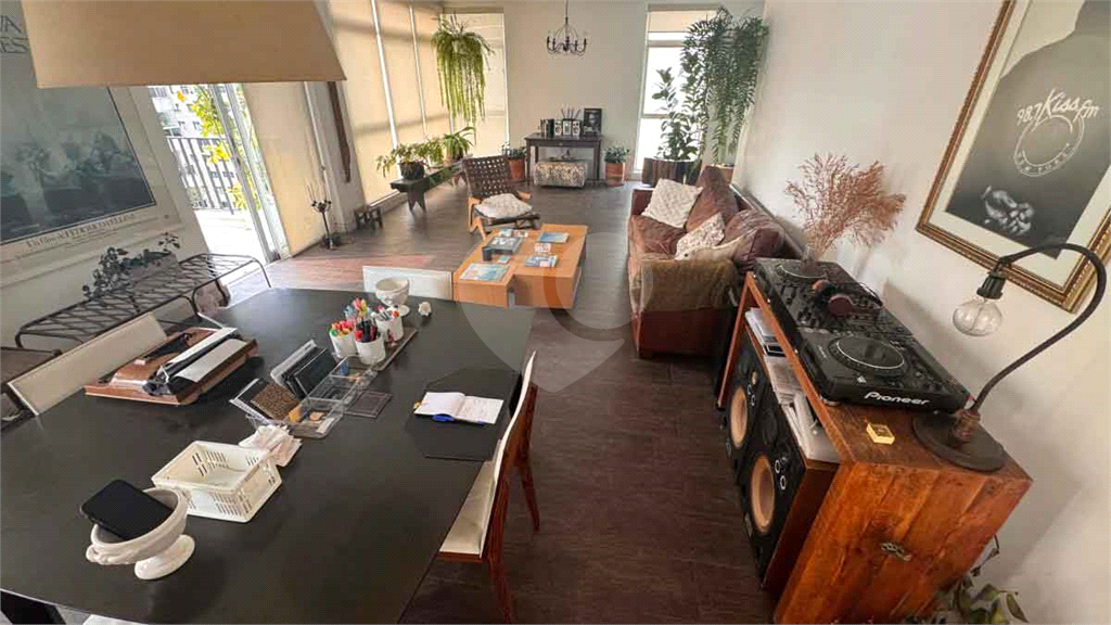 Apartamento exclusivo na parte plana dos Jardins - 3 dorms (1 suíte), 1 vaga - Andar alto