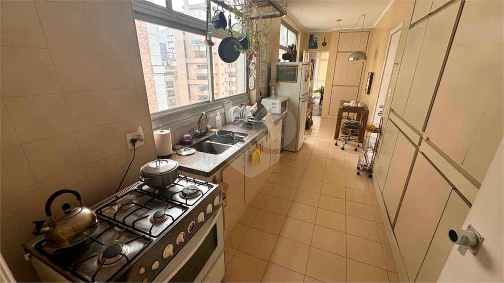Apartamento exclusivo na parte plana dos Jardins - 3 dorms (1 suíte), 1 vaga - Andar alto