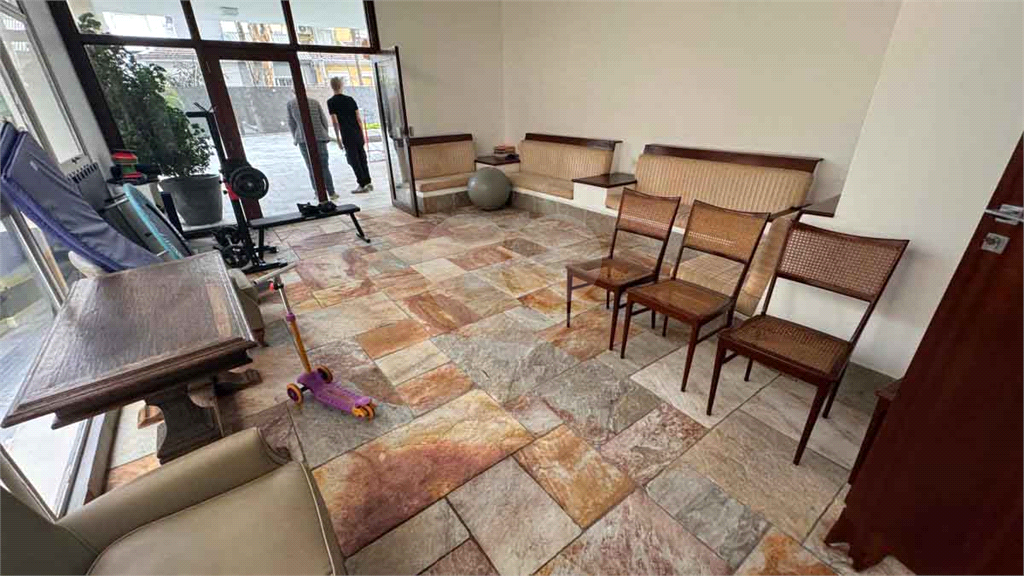 Apartamento exclusivo na parte plana dos Jardins - 3 dorms (1 suíte), 1 vaga - Andar alto