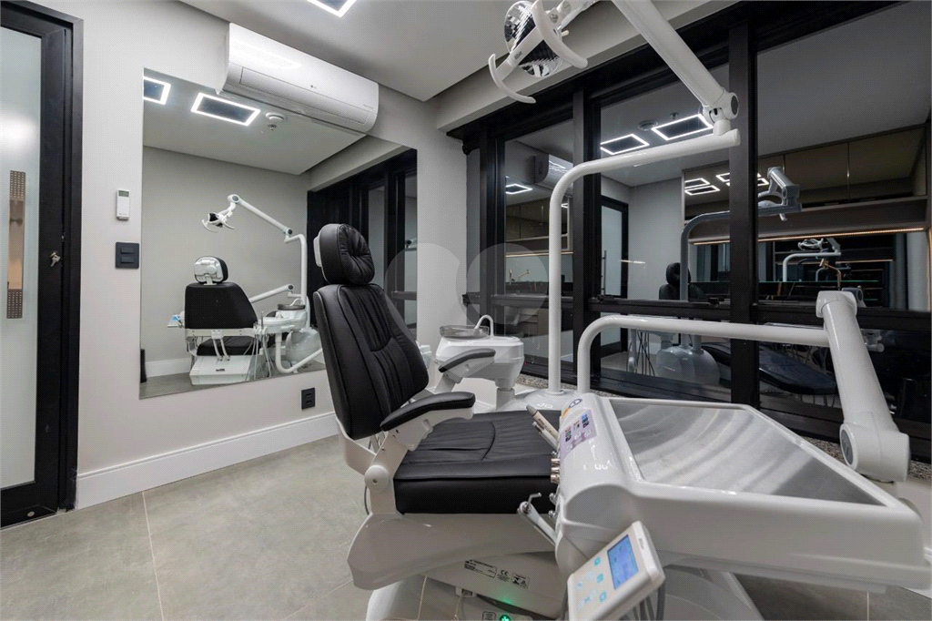 Consultório Odontológico Completo à Venda na Vila Olímpia – 3 Salas Equipadas e Raio-X