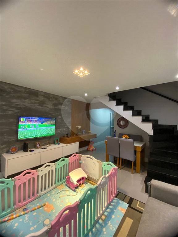 **SOBRADO À VENDA | 117 M² | 2 DORMITÓRIOS (1 SUÍTE) | 2 VAGAS NA SANTA MENA!**  