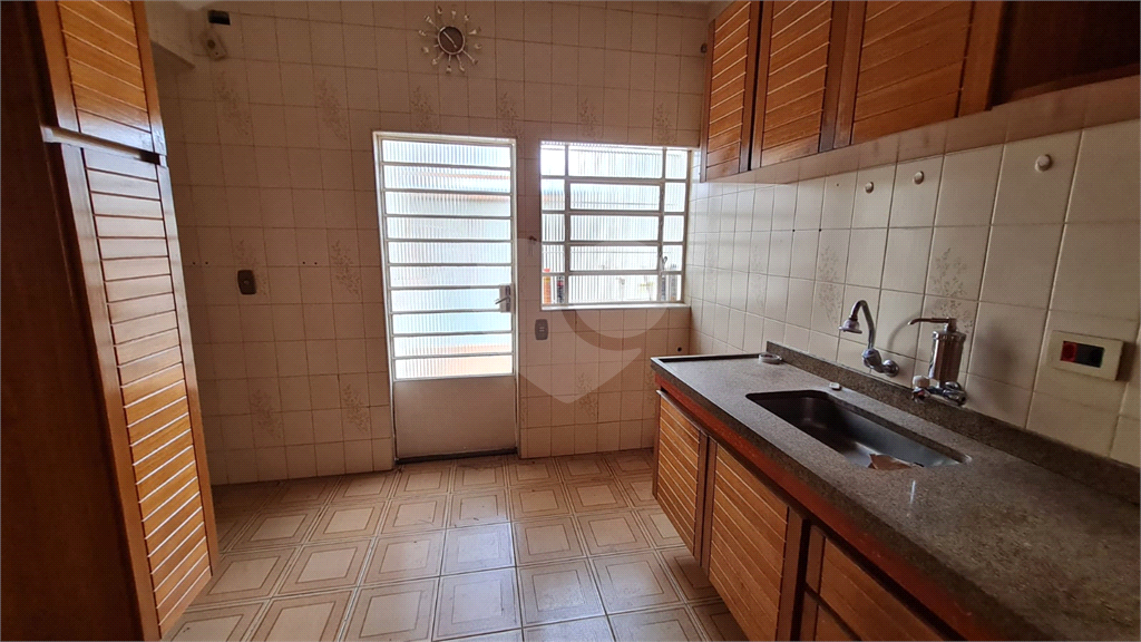 Sobrado à venda | 210 m² | 3 quartos (1 suíte) | 2 vagas na Vila Pedro Moreira!
