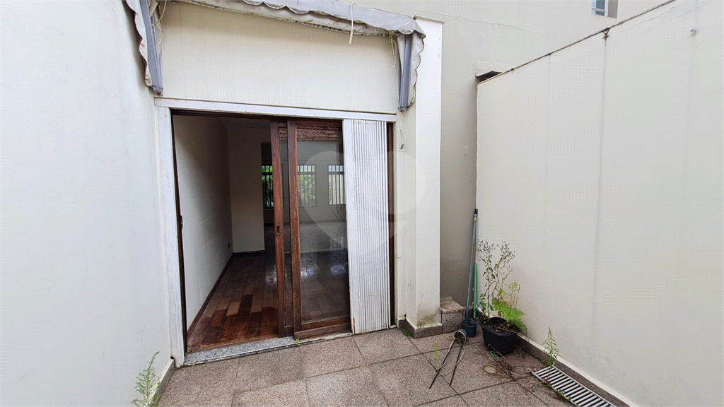 Sobrado à venda | 210 m² | 3 quartos (1 suíte) | 2 vagas na Vila Pedro Moreira!