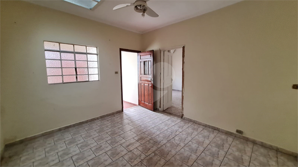 Sobrado à venda | 210 m² | 3 quartos (1 suíte) | 2 vagas na Vila Pedro Moreira!