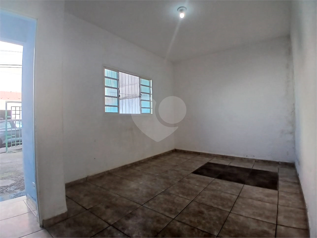 Casa à venda com 2 quartos, 70m² - Foto 3
