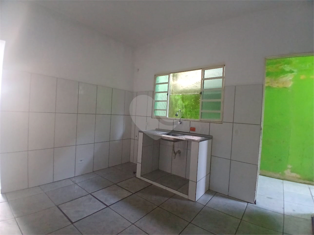 Casa à venda com 2 quartos, 70m² - Foto 8